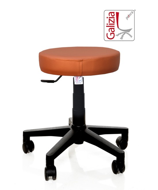 S11N SGABELLO BASSO  IN FINTA PELLE CON BASE IN PLASTICA NERA