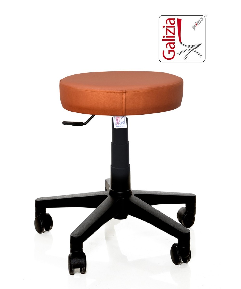 S11N SGABELLO BASSO  IN FINTA PELLE CON BASE IN PLASTICA NERA