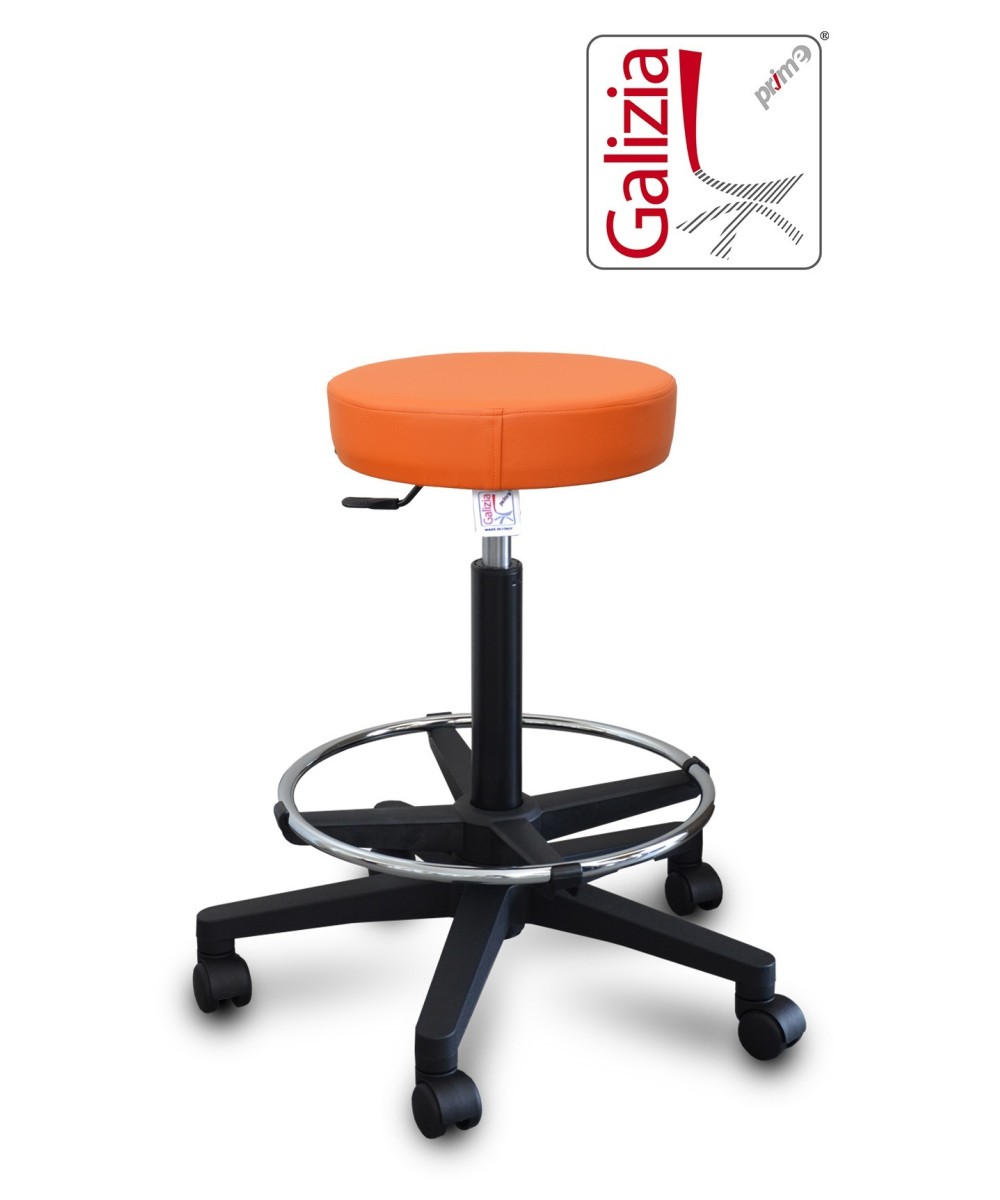 S15N SGABELLO BASSO  IN FINTA PELLE CON POGGIAPIEDI E BASE IN PLASTICA NERA